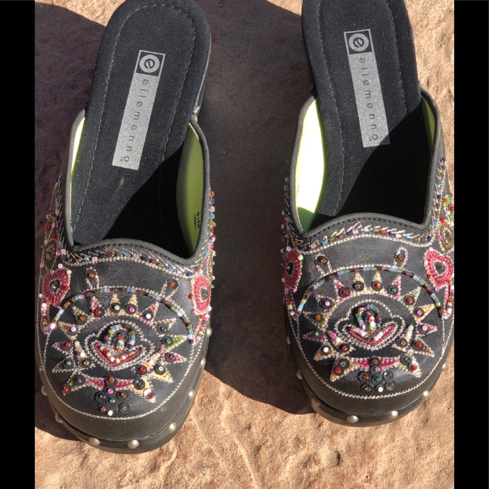 Mule shoes